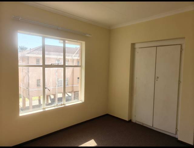 2 BEDROOM FLAT FOR SALE IN THREE RIVERS PROPER